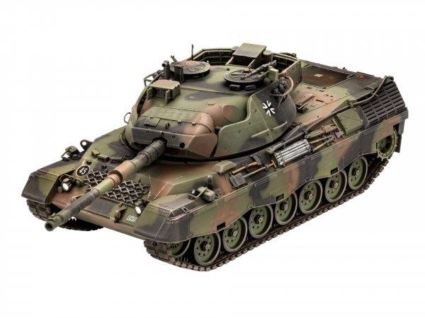 Revell Leopard 1A5 harckocsi műanyag modell (1:35)