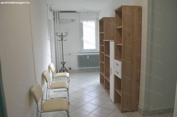 Szolnokon belvárosban eladó 49 m2-es  orvosi rendelő