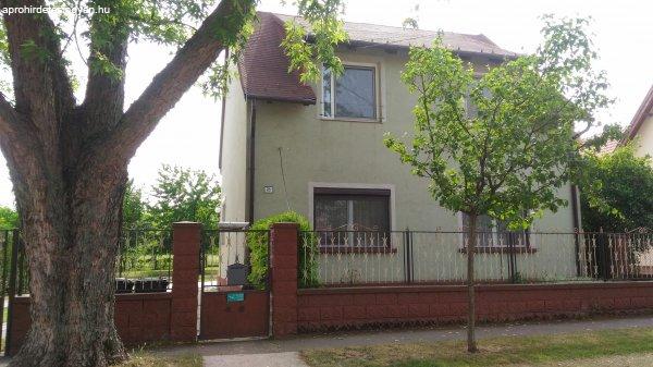 Gy%F5r+legszebb+rsz%E9n+Szabadhegyen+csal%E1di+h%E1z+elad%F3