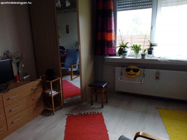 Elad%F3+Budapesten+XX.+-i+h%E1z