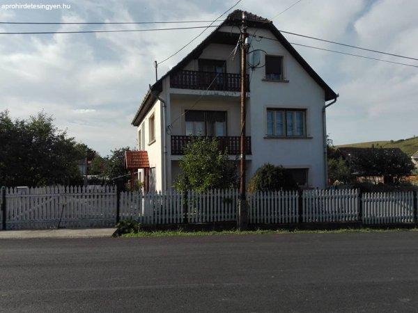 Elad%F3+csal%E1di+h%E1z+Z%E1dorfalv%E1n