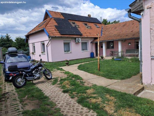 Elad%F3+%2Fcser%E9lhet%F5+csal%E1di+h%E1z+Ab%E1dszal%F3kon%28Tisza-t%F3%29