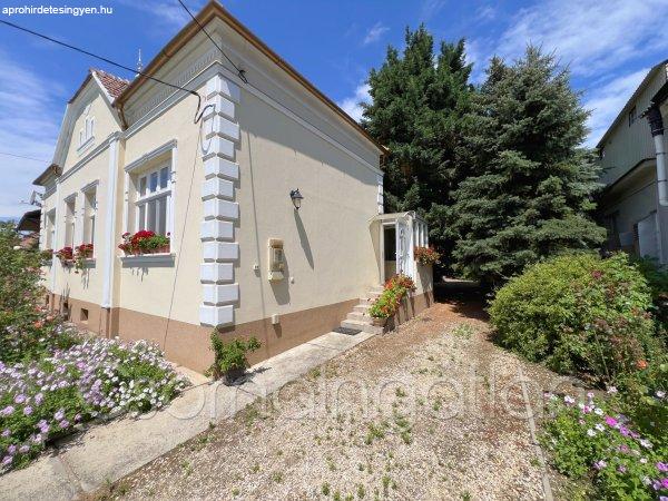 Beled+-+egyedi+hangulat%FA+h%E1z+h%F5szivatty%FA+rendszerrel+ela