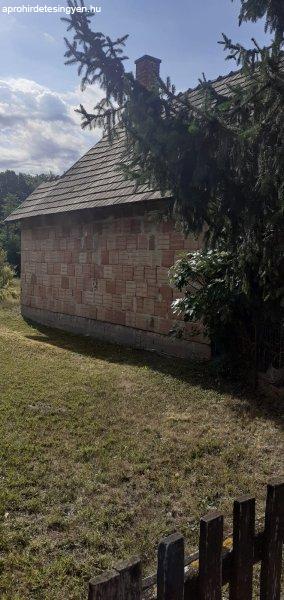 Nagyat%E1d+lak%F3ingatlan+telekkel