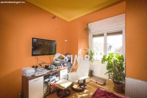 Elad%F3+94+nm-es+T%E9glalak%E1s+Budapest+II.+ker%FClet+Margit+krt.+