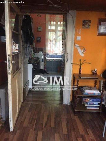Elad%F3+35+nm-es+Fel%FAj%EDtand%F3+T%E9glalak%E1s+Budapest+VIII.+ker%FClet