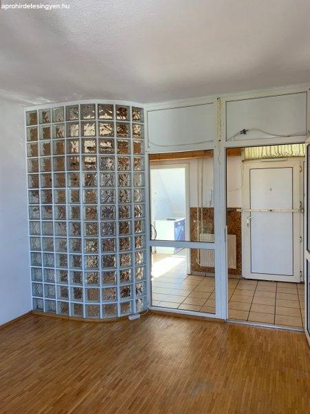 Eger+Lajosv%E1rosban+a100m2-es%2C+bels%F5+k%E9tszintes+4+szob%E1s%2C+j%F3+%E1llapot%FA+lak%E1s+elad%F3%21