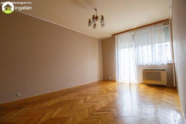 Debrecen%2C+Libakertben+fel%FAj%EDtand%F3+lak%E1s