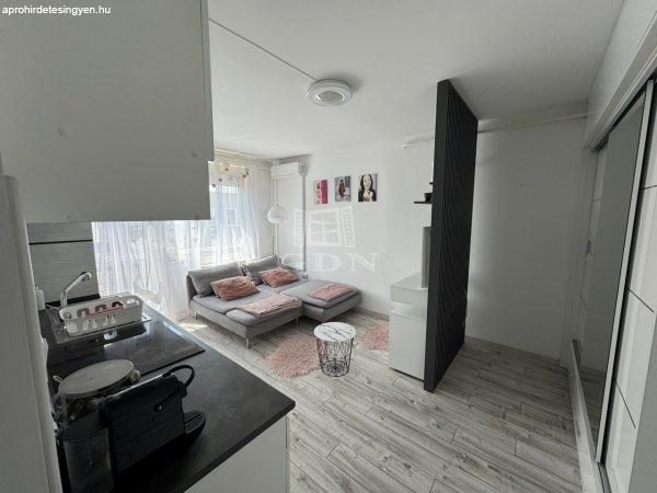 Elad%F3++Budapest%2C+XIII.+ker%FClet%2C+%09%D6rd%F6gmalom+utca
